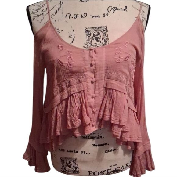 Free People VINTAGE Pink Embroidered Cold Shoulder Crop Top Size XS - Picture 1 of 14